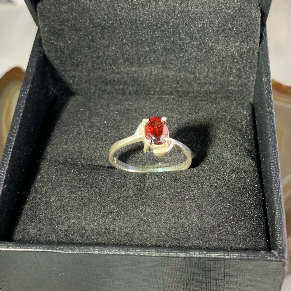 STERLING SILVER RED GARNET RING SIZE 6.5